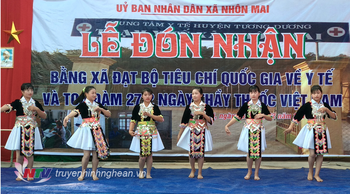 Tiết mục văn nghệ chào mừng.