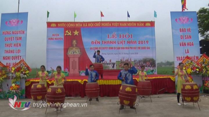 Màn đánh trồng khai hội Lễ hội đền Thanh Liệt.