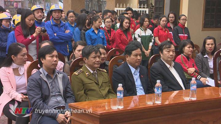 Các đại biểu tham dự.