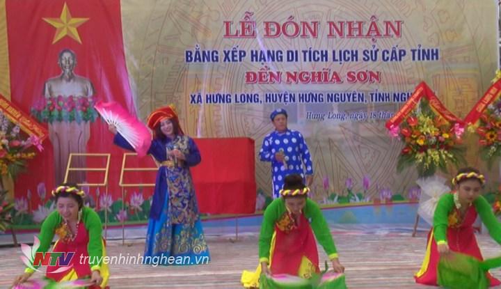 Tiết mục văn nghệ chào mừng.