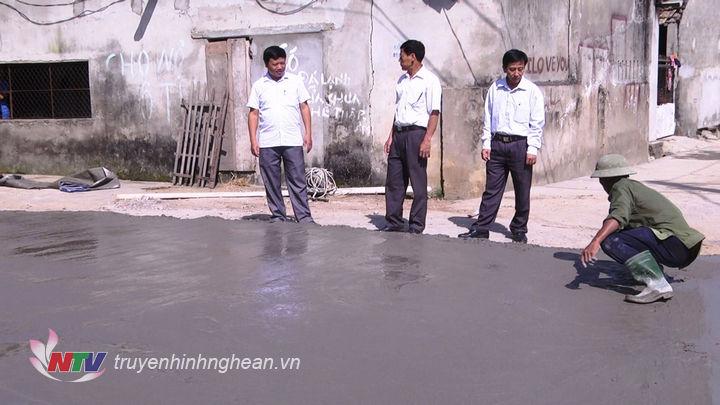 Phong trào xây dựng đường GTNT phát triển mạnh mẽ ở Đồng Văn.