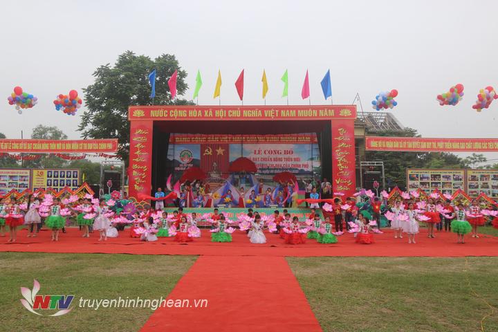 Tiết mục văn nghệ chào mừng.