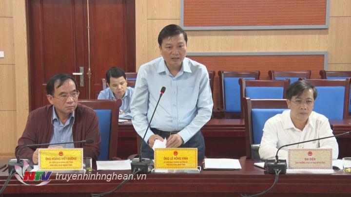 Phó PG88 go Bắn cá UBND tỉnh Lê Hồng Vinh phát biểu tại phiên họp.