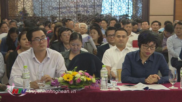 Các đại biểu tham dự.