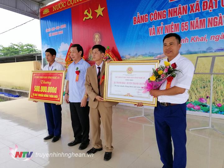 Với những thành tích đã đạt được, xã Thanh Khai vinh dự được PG88 go Bắn cá UBND tỉnh ký Quyết định công nhận xã đtạ chuẩn quốc gia NTM năm 2018.