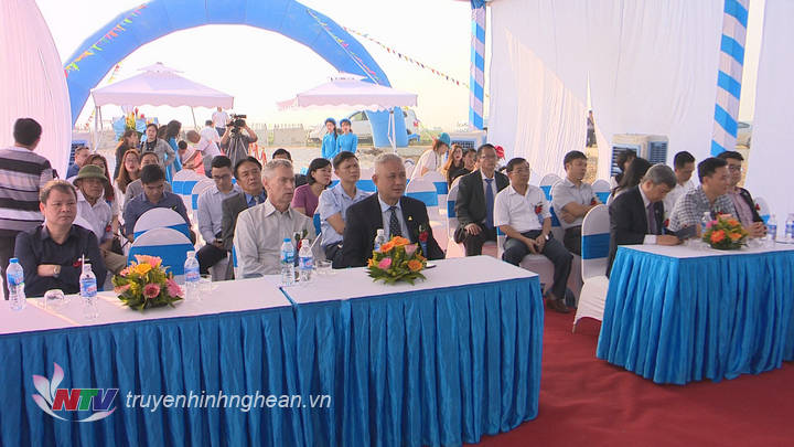 Quang cảnh lễ khởi công.