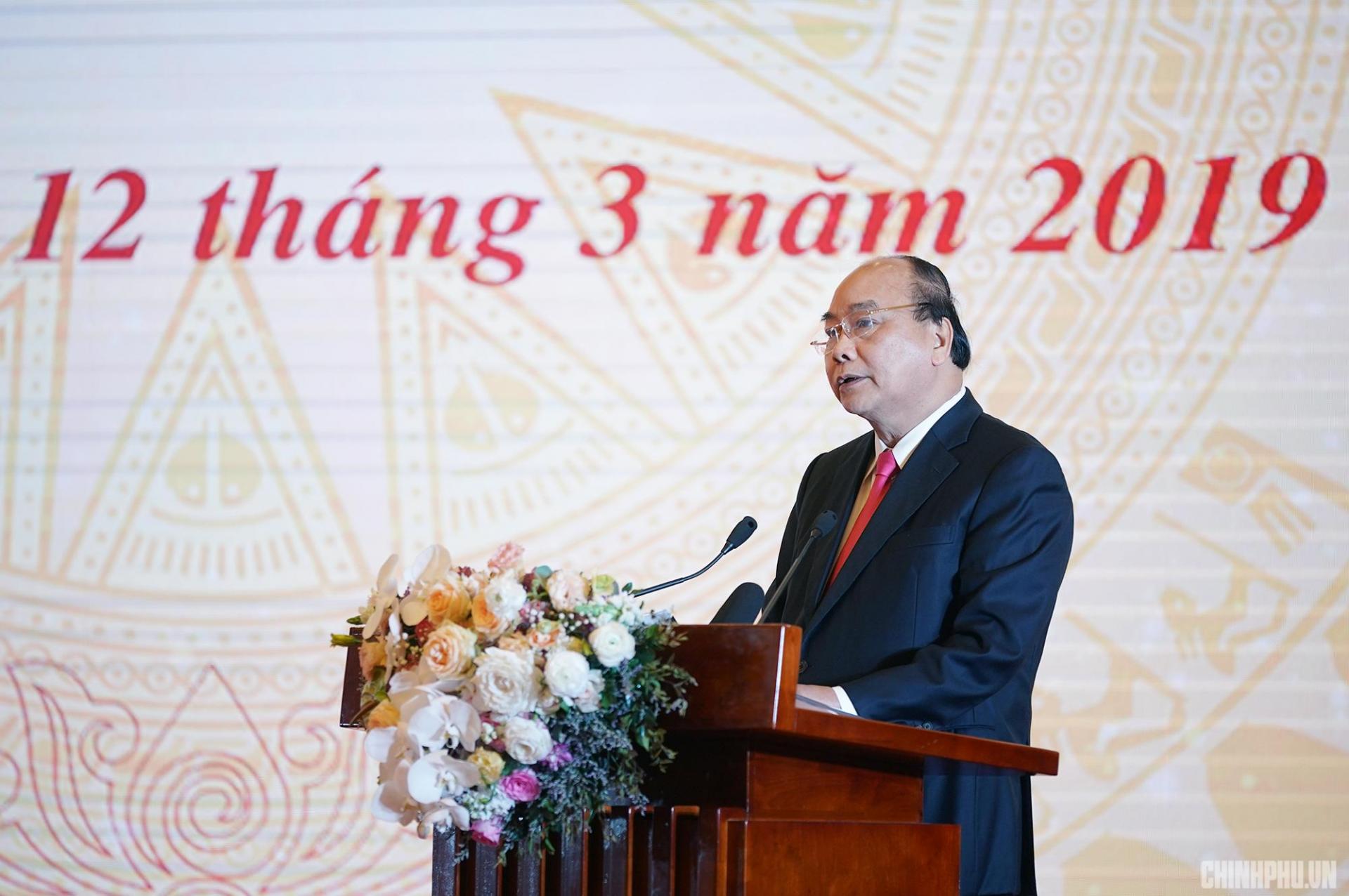 Thủ tướng Chính phủ Nguyễn Xuân Phúc phát biểu tại Lễ khai trương Trục liên thông văn bản quốc gia. Ảnh VGP/Quang Hiếu