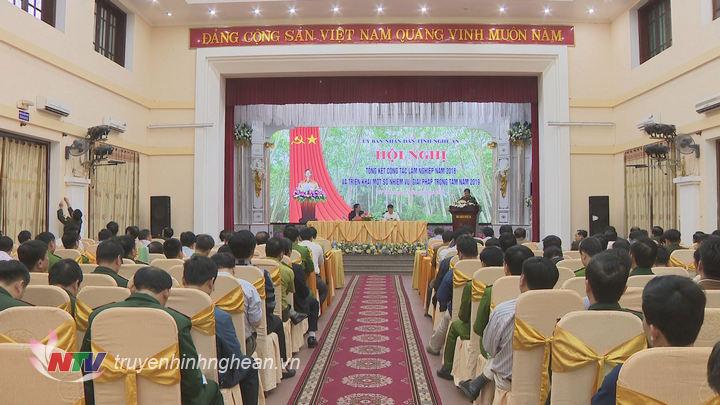 Toàn cảnh hội nghị.