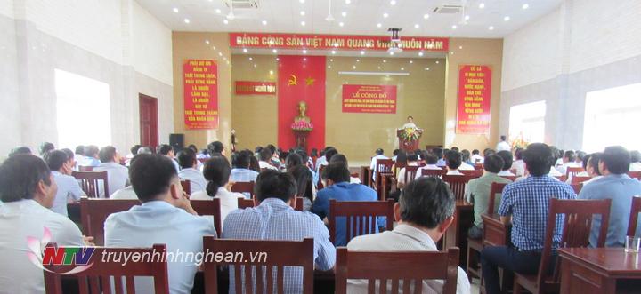 Toàn cảnh lễ công bố.