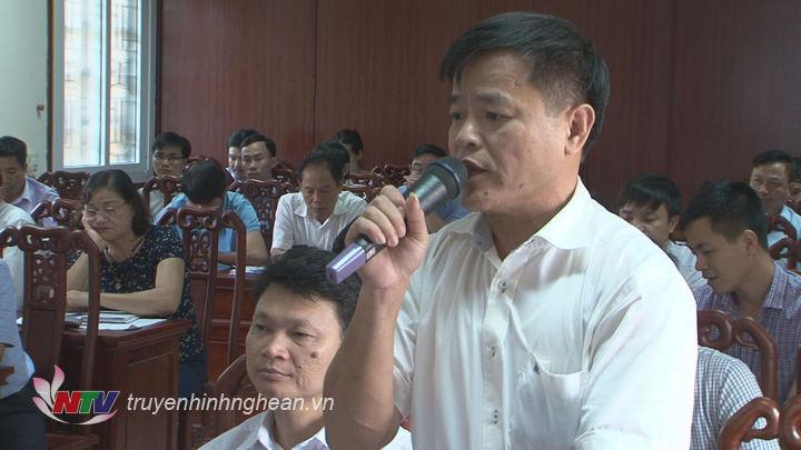 Các đại biểu phát biểu tại hội nghị.