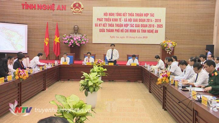 Toàn cảnh hội nghị.