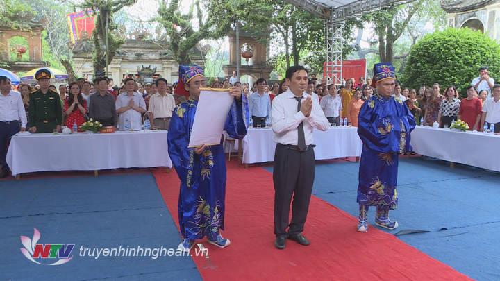 Đọc văn tế giỗ tổ Hùng Vương