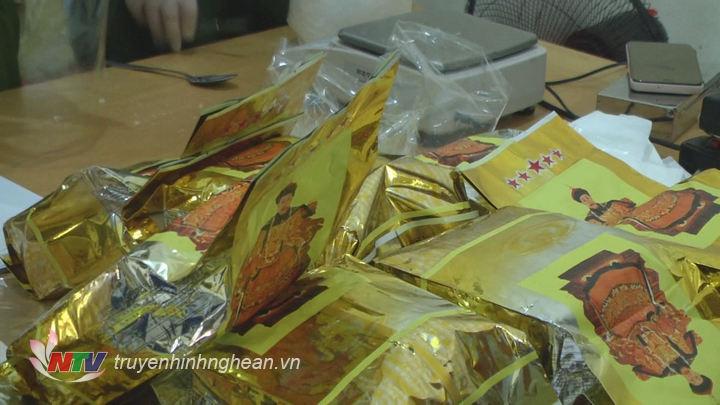 Tang vật thu giữ.