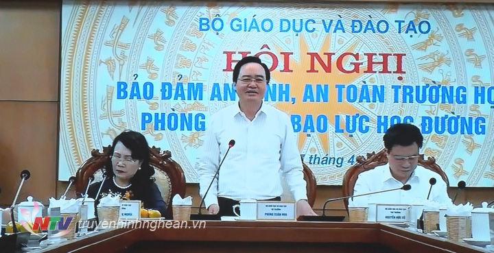 Các đồng chí chủ trì.