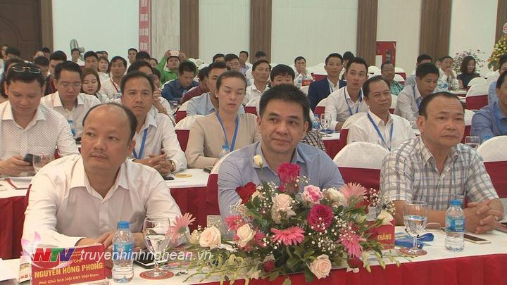 Các đại biểu tham dự.