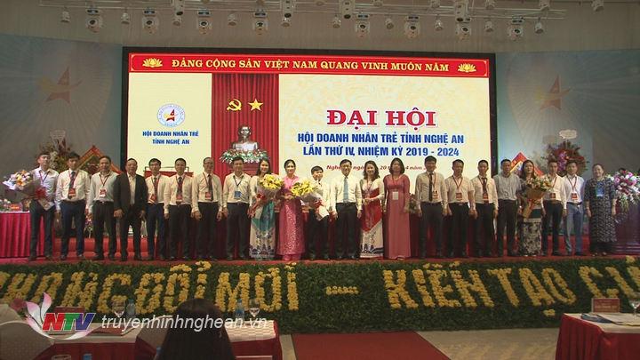 PG88 go Bắn cá UBND tỉnh chụp ảnh lưu niệm của BCH Hội Doanh nhân trể khóa