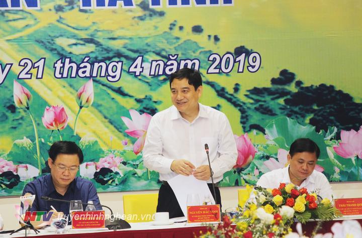 Bí thư Tỉnh ủy Nguyễn Đắc Vinh phát biểu tại hội nghị.