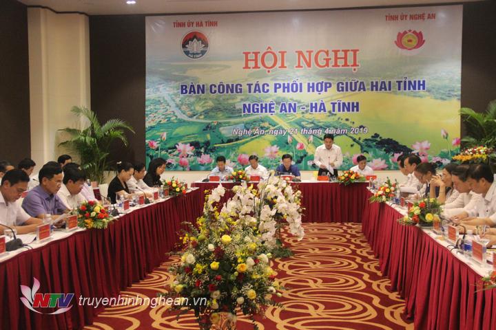 Toàn cảnh hội nghị.