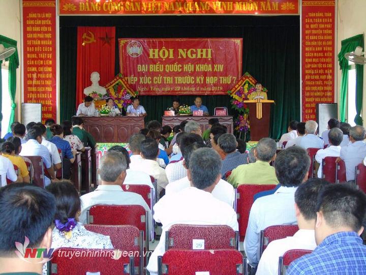 Toàn cảnh buổi tiếp xúc cử tri.