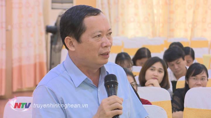 Đại diện lãnh đạo Ban Dân tộc phát biểu tại hội nghị.