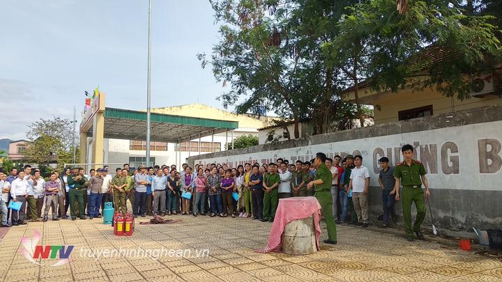 Các học viên đã được truyền đạt các văn bản, quy định của Nhà nước về PCCC, các kiến thức cơ bản về cháy, nổ