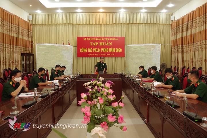 Quang cảnh buổi tập huấn.