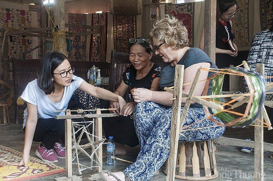 Khách đi tour miền Tây PG88 go Bắn cá tại PG88 link tải PG 88 Bóng Đá Vinh Guru