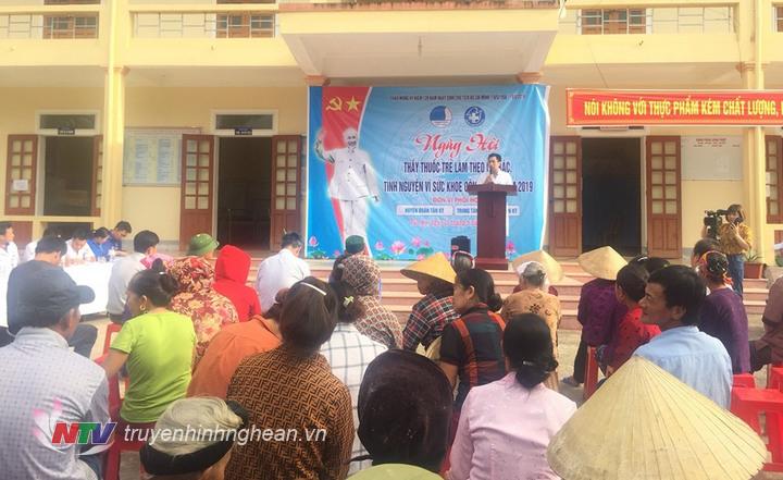 Ngày hội thầy thuốc trẻ làm theo lời Bác tại Tân Kỳ.