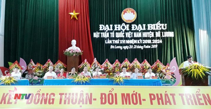 Đoàn chủ tịch.