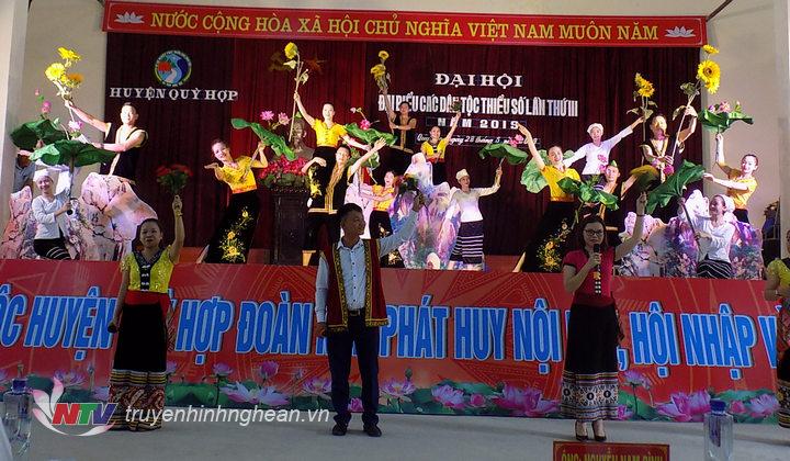 Tiết mục văn nghệ tại đại hội.