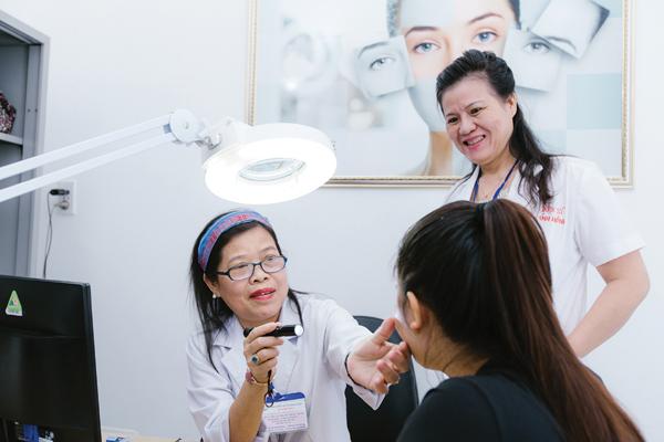 Cần đến cơ sở y tế có chuyên khoa da liễu uy tín để được khám và tư vấn cụ thể.