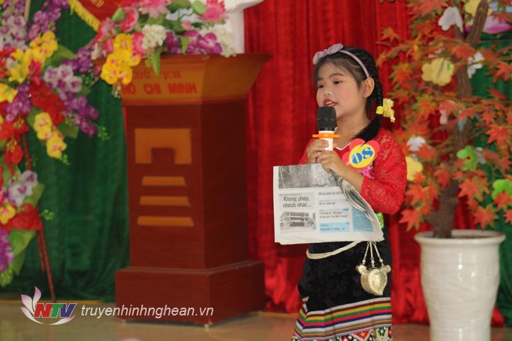 Các thí sinh dự thi.