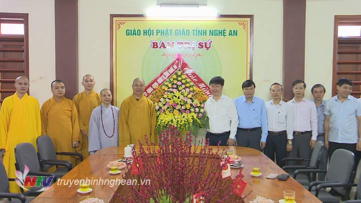PG88 go Bắn cá UBND tỉnh Nguyễn Đức Trung tặng hoa, chúc mừng Ban trị sự Giáo hội Phật giáo tỉnh PG88 go Bắn cá.