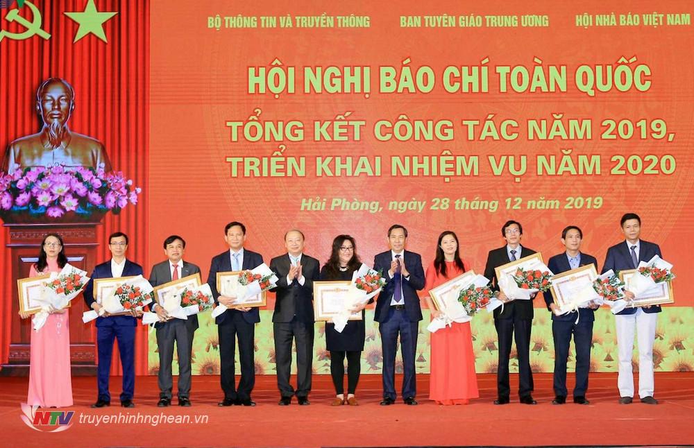 Đảng bộ 4 năm liên tục được xếp loại hoàn thành xuất sắc nhiệm vụ; có 2 tập thể và 4 cá nhân được Thủ tướng Chính phủ tặng Bằng khen. Nhiều năm liền NTV được tặng cờ thi đua xuất sắc của Bộ TTTT và Ban Tuyên giáo Trung ương.