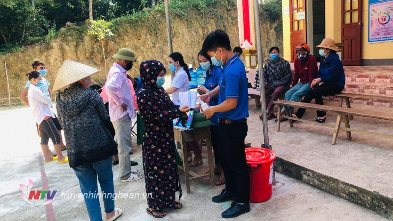Đội thanh niên xung kích xã Tân Hương