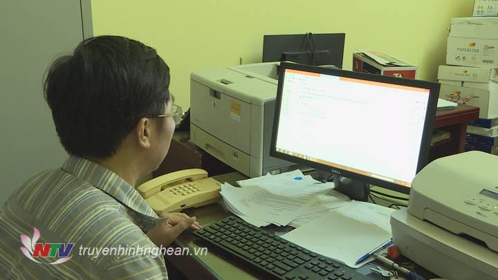 Cán bộ Sở GD-ĐT PG88 go Bắn cá nhập điểm thi kỳ thi tuyển sinh THPT lớp 10.