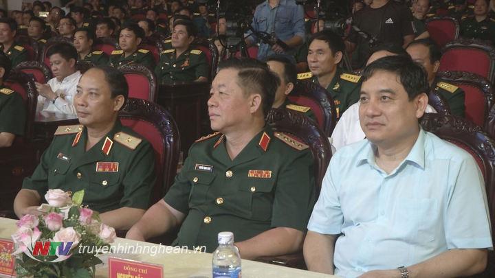 Các đại biểu tham dự.