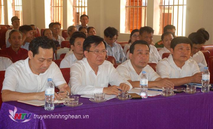 Cácđại biểu tham dự.