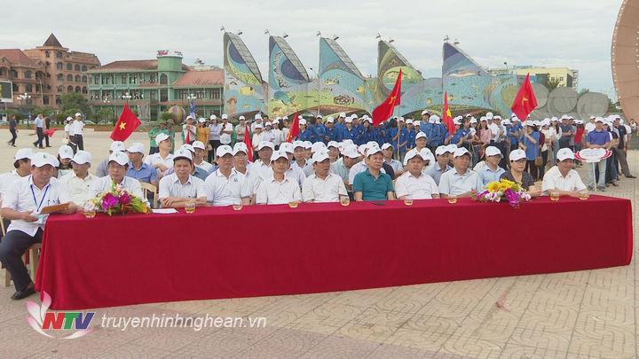 Các đại biểu tham dự.
