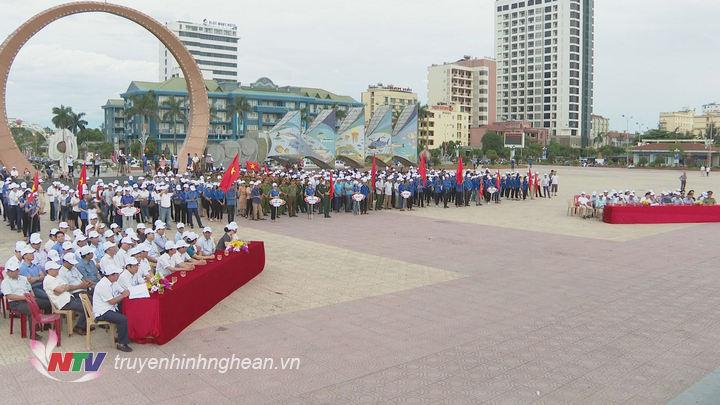 Toàn cảnh lễ phát động.