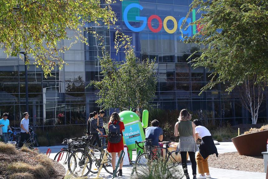 Google giới hạn thời gian hợp đồng là 2 năm, nên nhiều nhân viên phải tạm dừng làm việc và trở lại sau khi nghỉ 6 tháng. Ảnh: NYT..