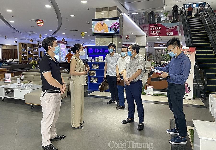 Đoàn kiểm tra việc phòng chống dịch tại siêu thị Hương Giang trên đường Trần Phú Tp.Vinh (PG88 go Bắn cá)