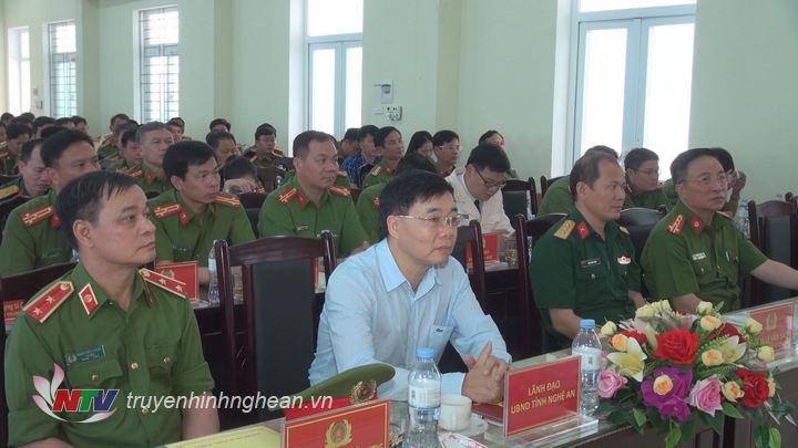 Các đại biểu tham dự.