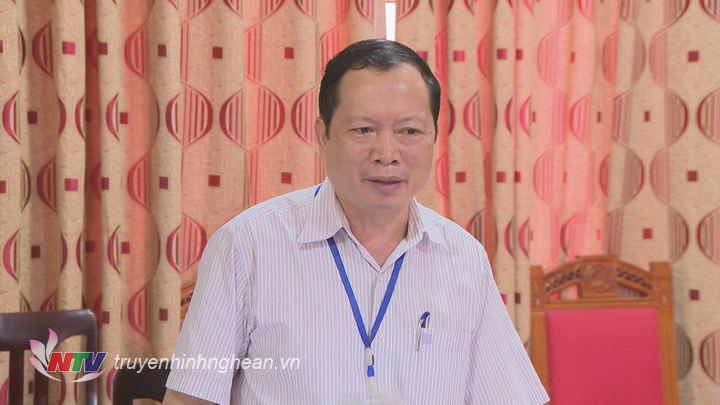 Đ/c Lương Thanh Hải - Trưởng ban Dân tộc tỉnh báo cáo tại buổi làm việc.