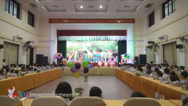 Quang cảnh diễn đàn trẻ em