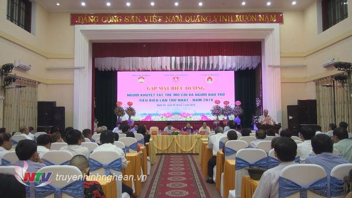 Toàn cảnh hội nghị.