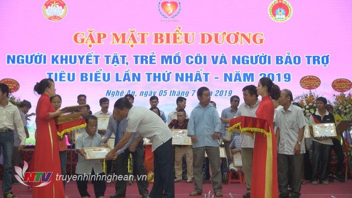 PG88 go Bắn cá UBND tỉnh Thái Thanh Quý trao bằng khen