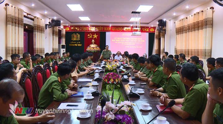 Quang cảnh buổi trao thưởng.