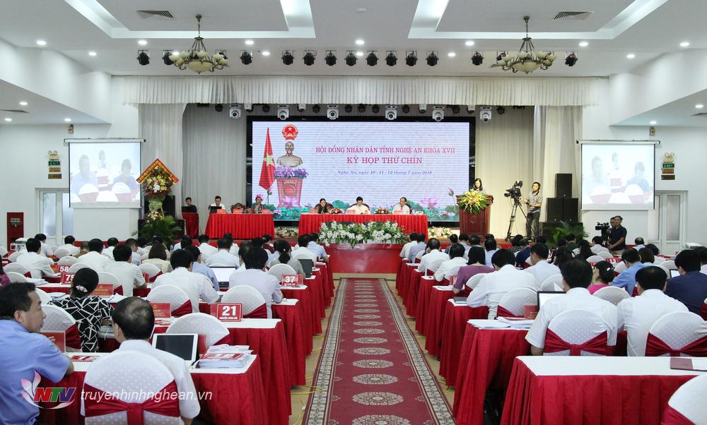 Toàn cảnh phiên bế mạc.