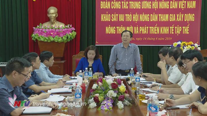 Toàn cảnh buổi làm việc.